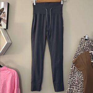 Vuori Dark Gray Women's Leggings